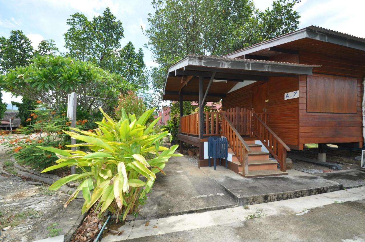 Mae Chaem Hotel And Resort Esterno foto